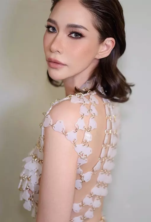 เปิดวาร์ป พลอย เฌอมาลย์