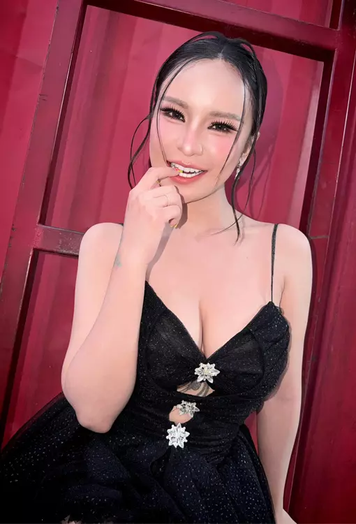เปิดวาร์ป อาม ชุติมา