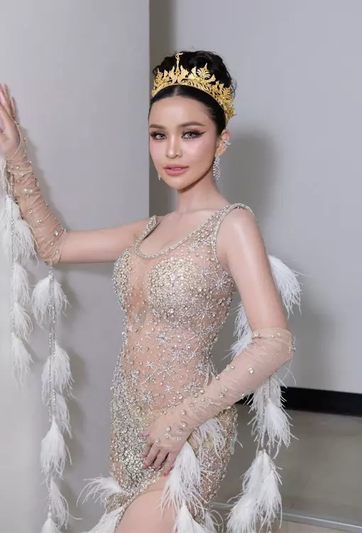 เปิดวาร์ป อาม ชุติมา